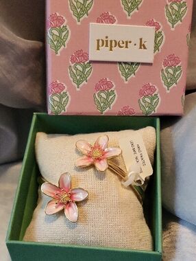 Piper K PInk Floral Enamel HINGED BRACELET  Gold-Tone Accents TI M